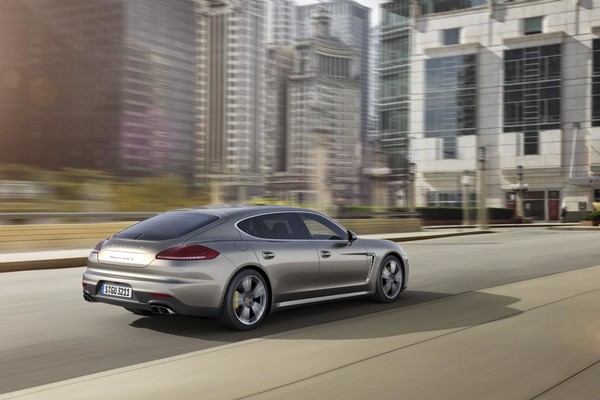 Обновленный Porsche Panamera Turbo S: фото и цены - Фото 3