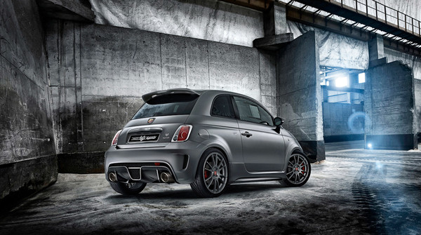 Новый Fiat 500 сможет обогнать Mini John Cooper Works - Фото 1