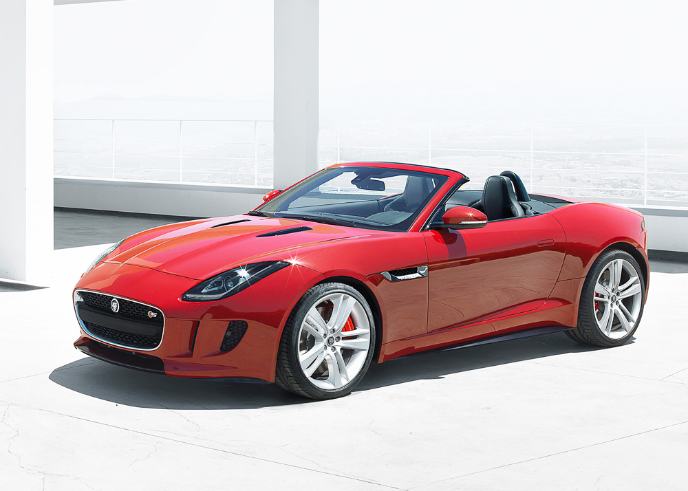 Jaguar F-Type показался на новых фотографиях.