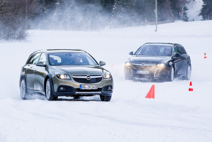 Даешь угла! Тест полноприводных Opel Insignia и Opel Mokka - Фото 3
