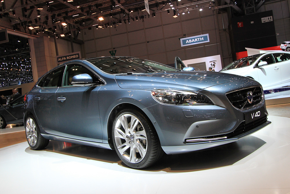 Volvo работает над кроссовером и пятидверной версией хэтчбека С30 99 Volvo работает над кроссовером и пятидверной версией хэтчбека С30 85