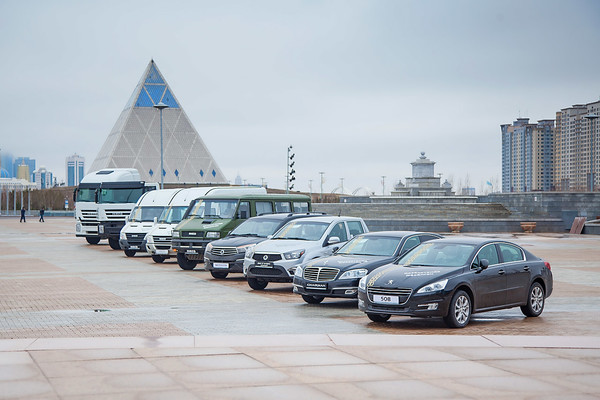 Назарбаев дал задание приобретать казахстанские авто