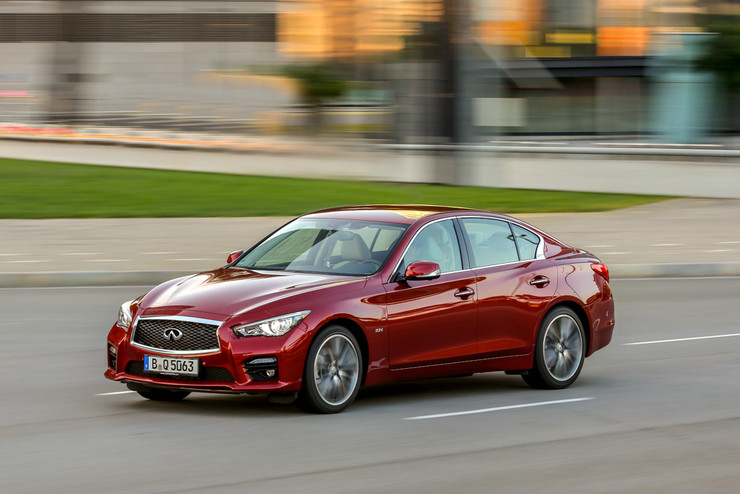 Тест-драйв Infiniti Q50. Любовь идёт по проводам? - Фото 14